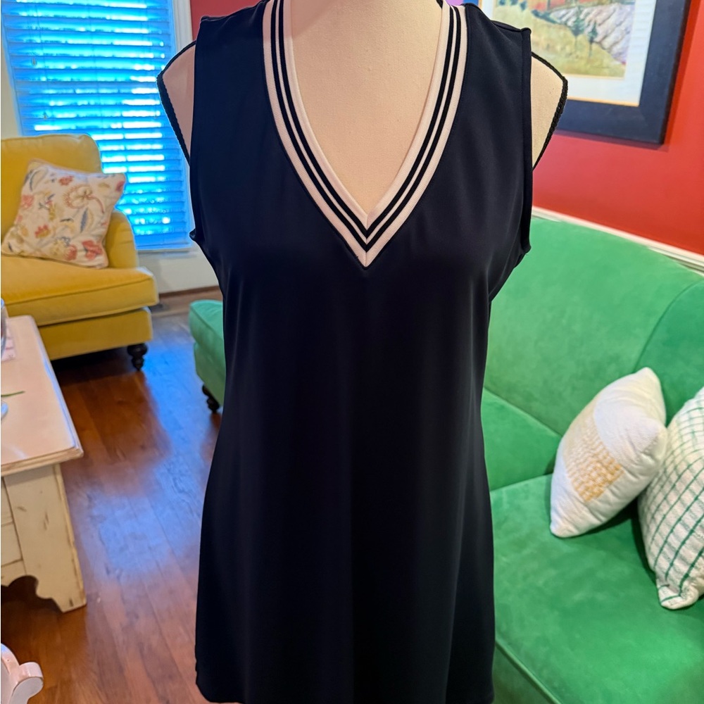 Tuckernuck Black V-Neck Tank Top